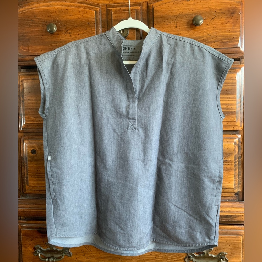 Figs scrub oversize top - small